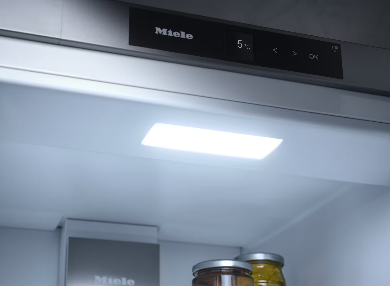 Miele K 7747 С