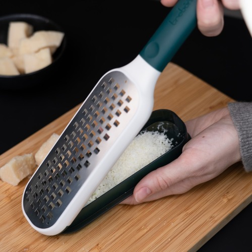 Терка средняя из нержавеющей стали с пластиковым контейнером и ручкой Kitchen Tools, 27.5 см, темно-зеленый/стальной, серия Кухонные аксессуары, Trebonn